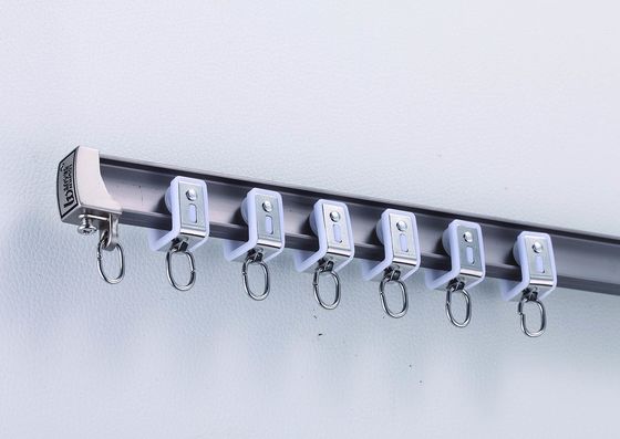 Goede prijs. Grey Color 4.5m Lengte 10mm*25mm het Op zwaar werk berekende Flexibele Vrije Lawaai van het Gordijnspoor Online